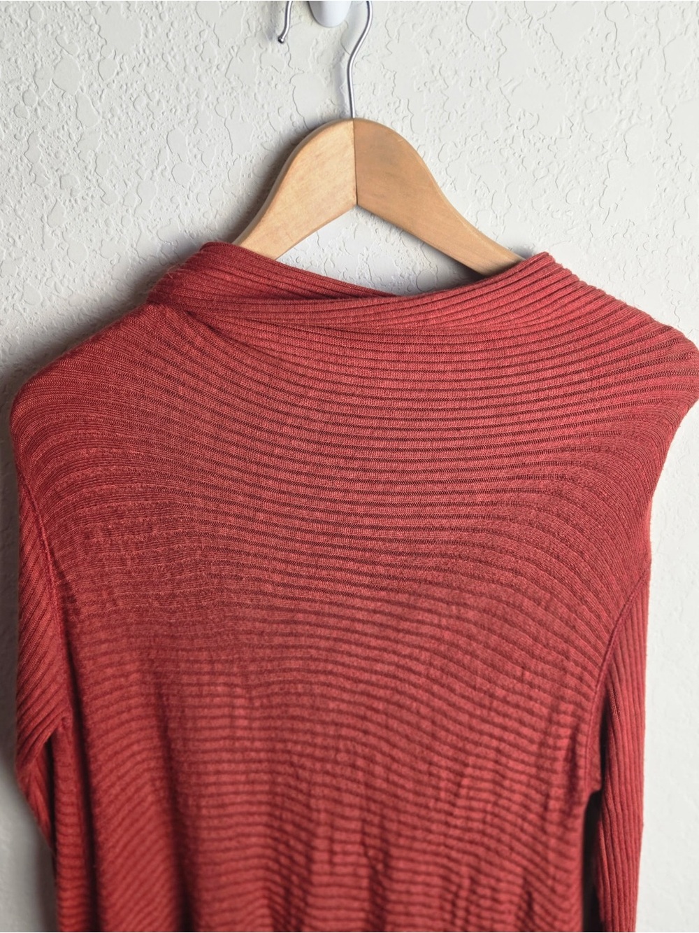 Free People We The Free Size M Lover Rib Split Back Thermal Rust Red Tunic Top - Picture 5 of 12